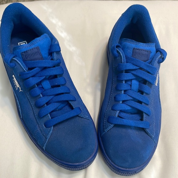 PUMA ROYAL ELECTRIC BLUE SUEDE SNEAKERS SIZE 6,GENTLY USED,SMOKE FREE HOME - Picture 1 of 7